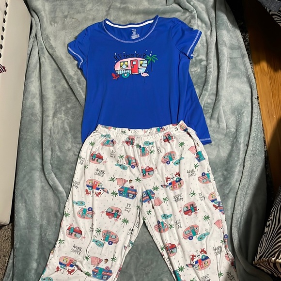 Secret Treasures Other - Secret Treasures pajamaset top is a tee-shirt and the bottoms are capri size L